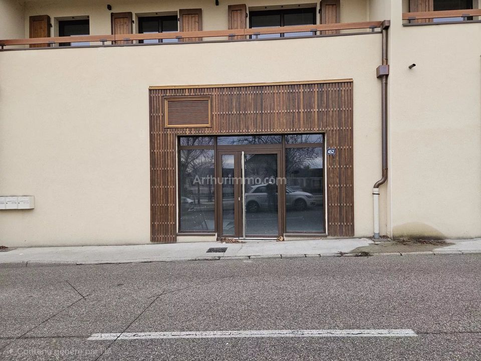 Erhvervsejendom i Morestel, Isere - foto 1