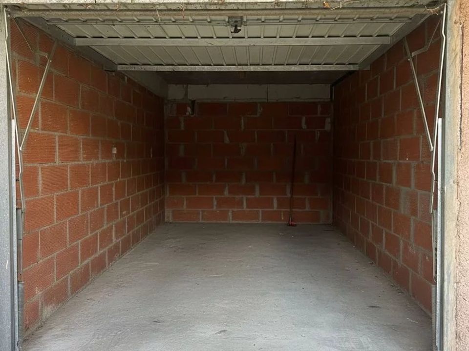 Garage i Toulouse, Haute-Garonne - foto 1