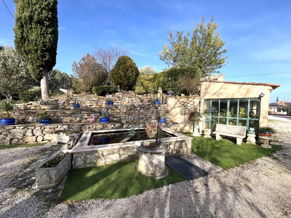 Villa i Gardanne, Bouches-du-Rhone - foto 1