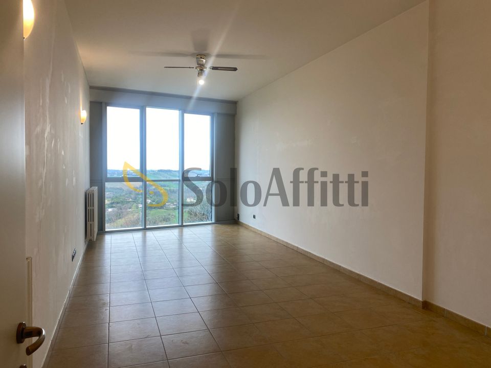 L'establiment comercial a Macerata, Macerata - foto 3