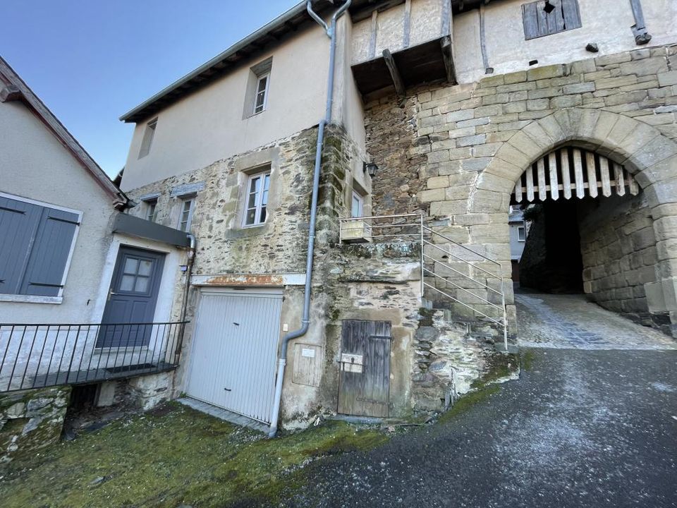 Herregård i Donzenac, Correze - bilde 1