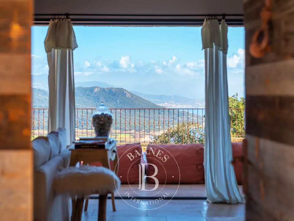 Villa em Serra-di-Ferro, Corse-du-Sud - foto 2