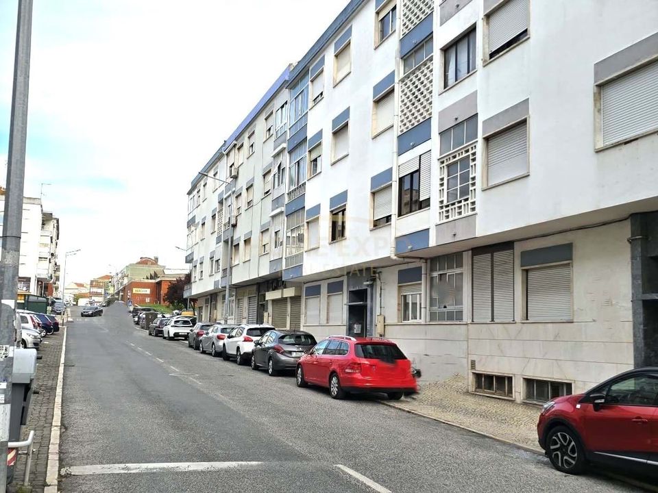 Erhvervsejendom i Odivelas, Lisbon - foto 1