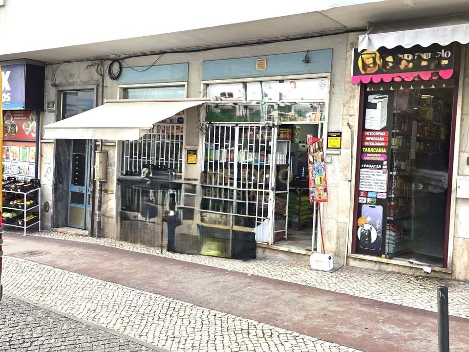 Erhvervsejendom i Odivelas, Lisbon - foto 2