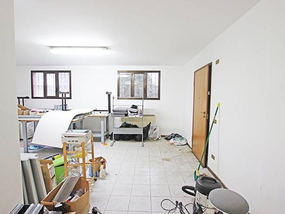 Erhvervsejendom i Osio Sotto, Bergamo - foto 2