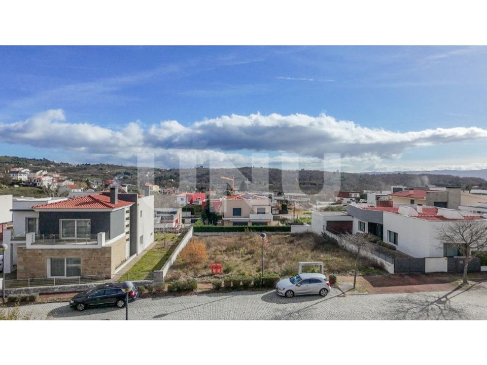 Helårsgrund i Covilha, Castelo Branco - foto 1