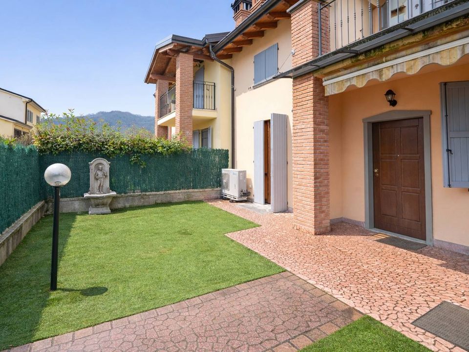 Rækkehus i Sotto Il Monte Giovanni Xxiii, Bergamo - foto 1