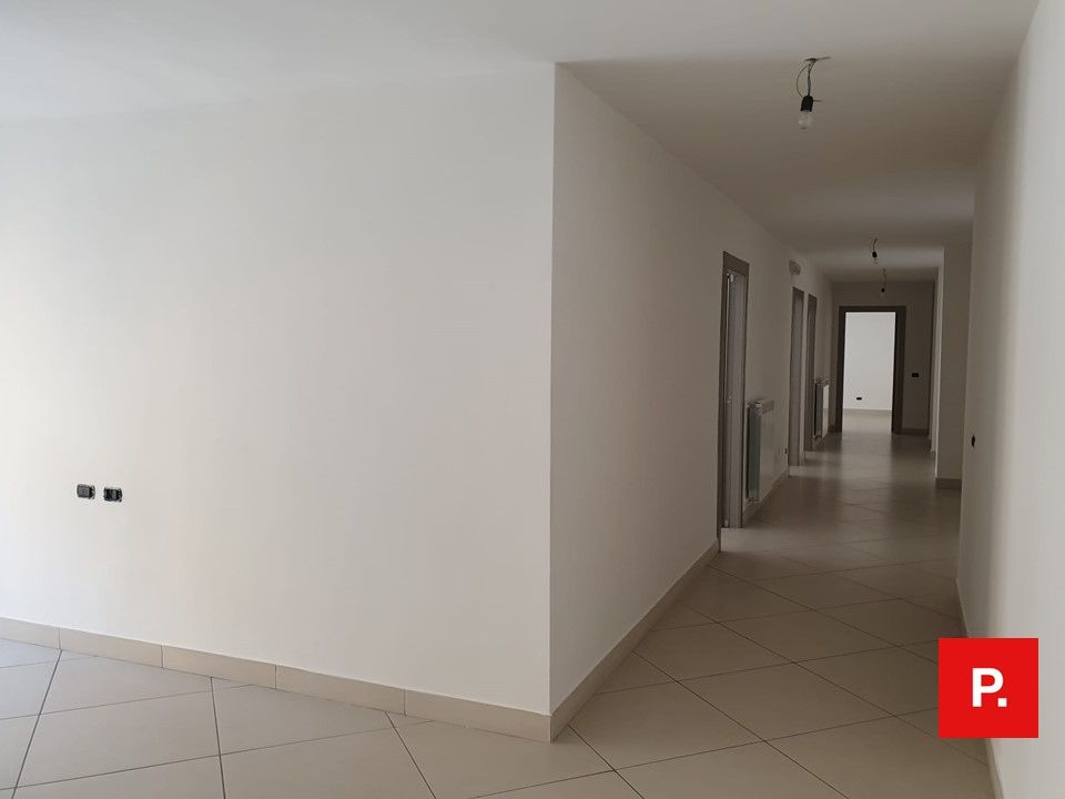 Erhvervsejendom i Caserta, Caserta - foto 3