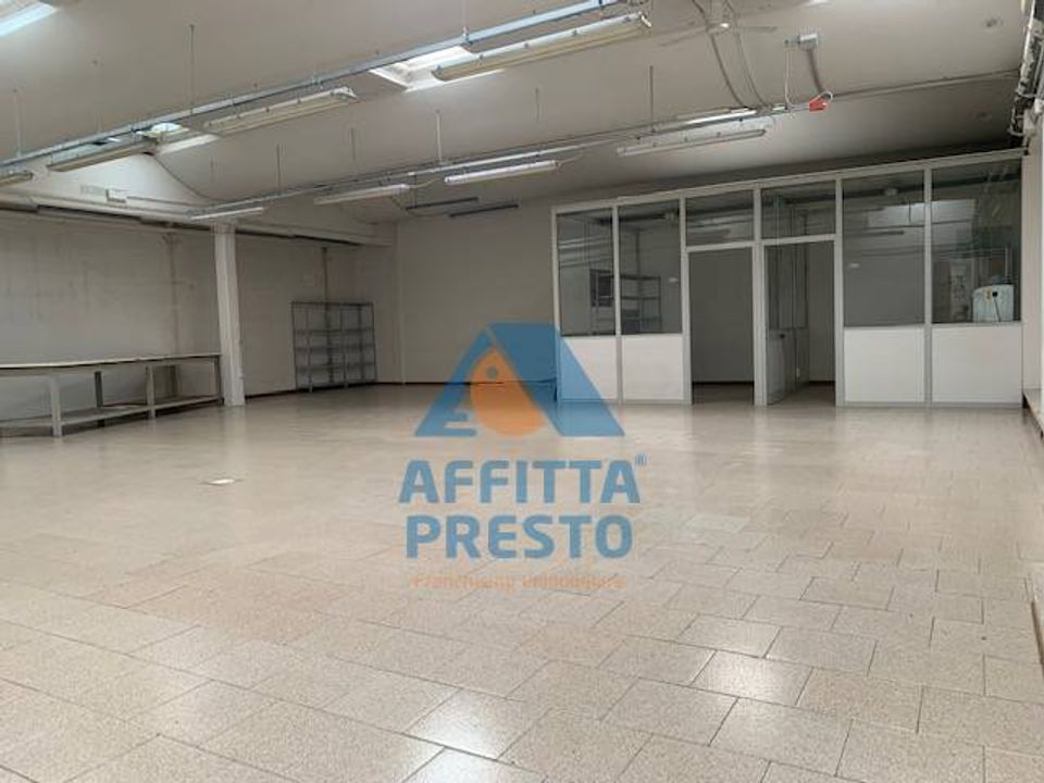 Erhvervsejendom i Empoli, Florence - foto 1