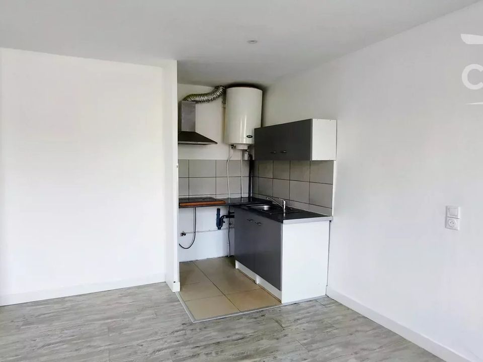 Apartment in Chabeuil, Drome - photo 4