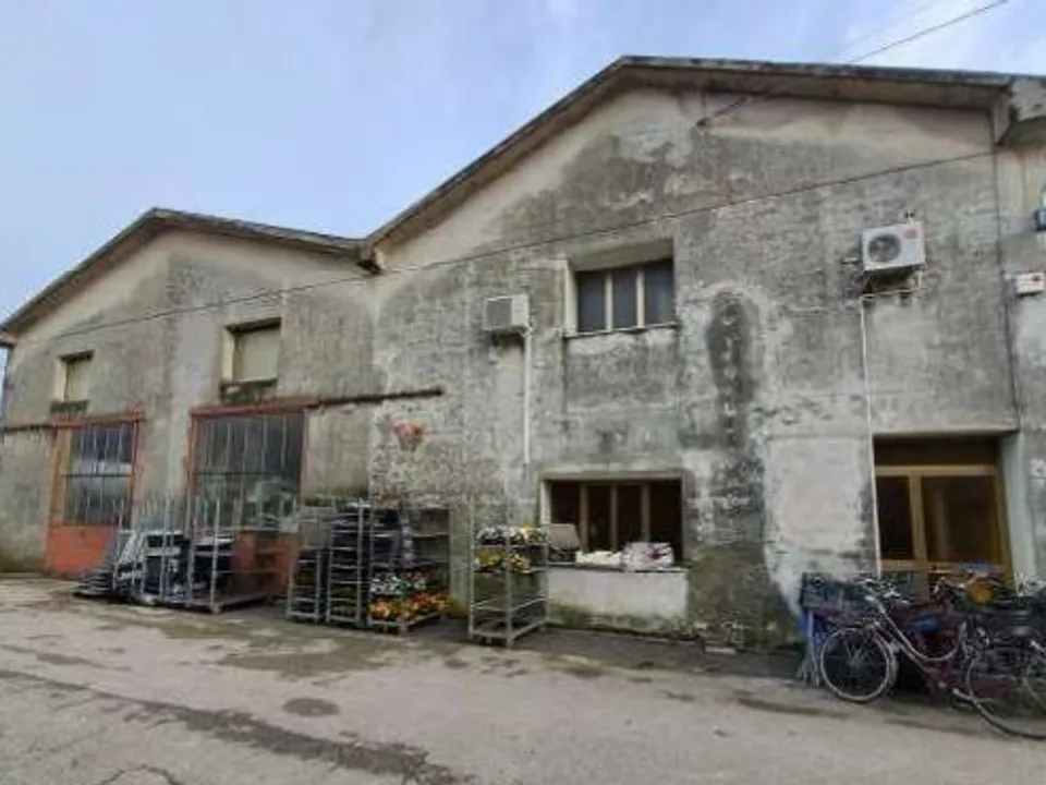 Erhvervsejendom i Vittorio Veneto, Treviso - foto 5