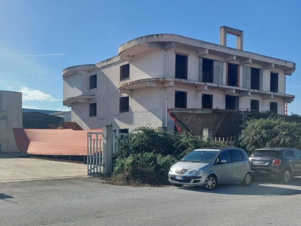 Erhvervsejendom i Pace del Mela, Messina - foto 1
