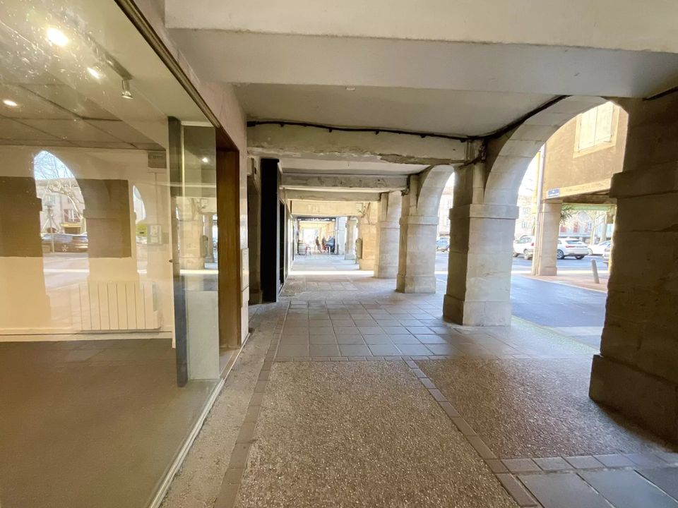 Erhvervsejendom i Réalmont, Tarn - foto 1