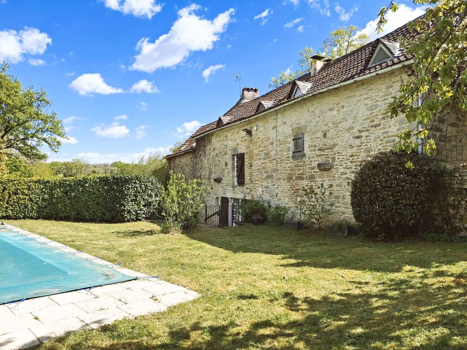 Villa in Villeneuve, Aveyron - photo 1