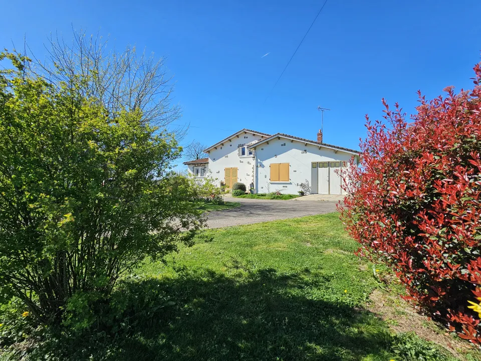 Dorpshuis in Genouillac, Charente - foto 1