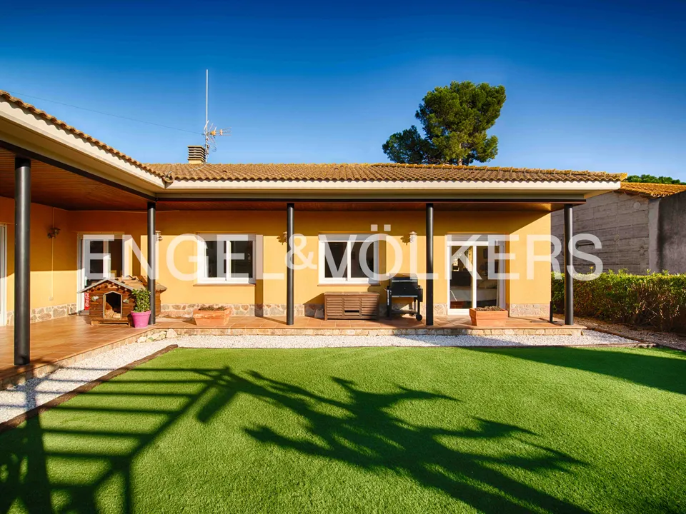 Villa i Vilanova De La Muga, Gerona - foto 1