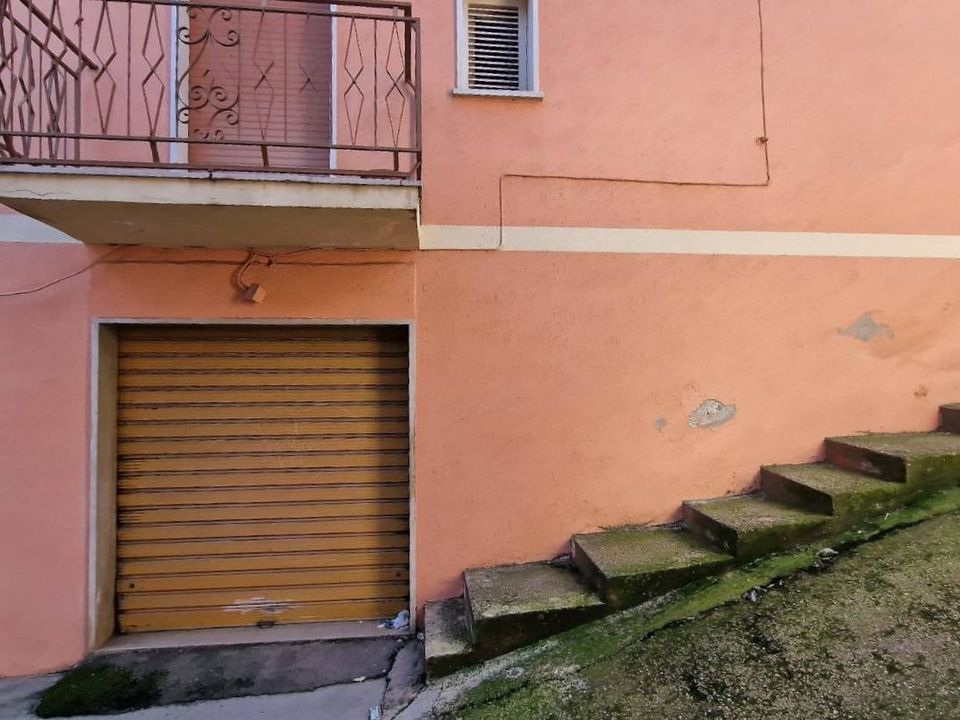 Parkeringsplass i San Nicandro Garganico, Foggia - bilde 3