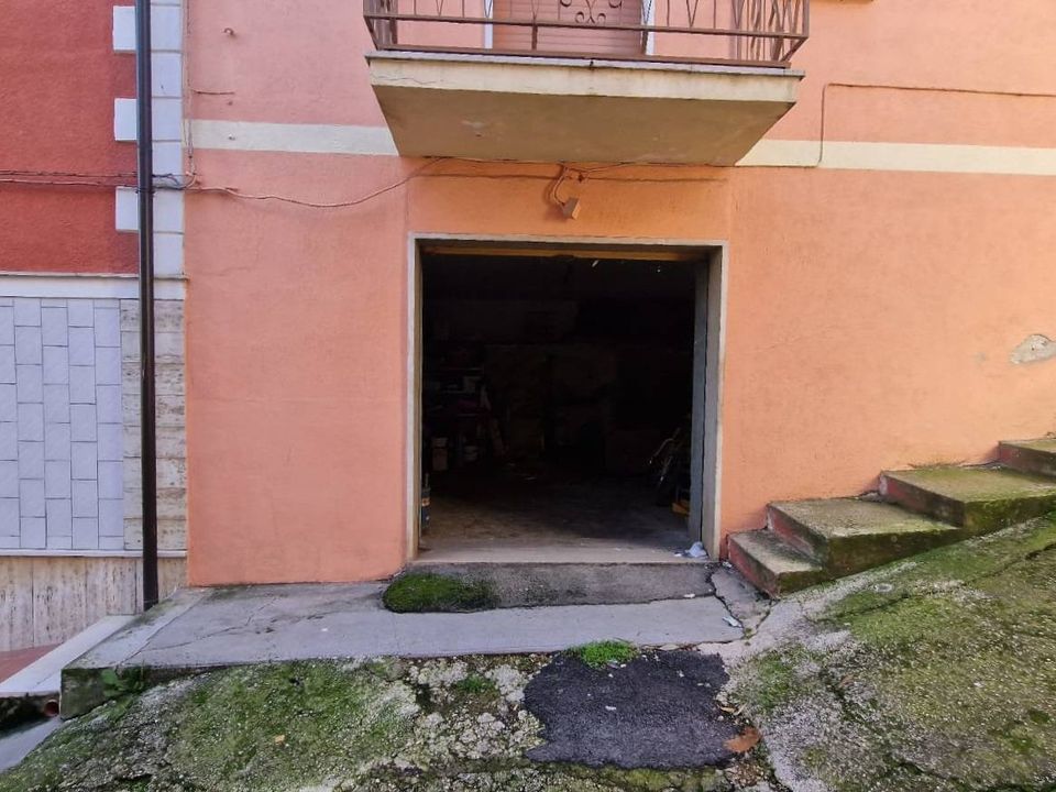 Parkeringsplass i San Nicandro Garganico, Foggia - bilde 4