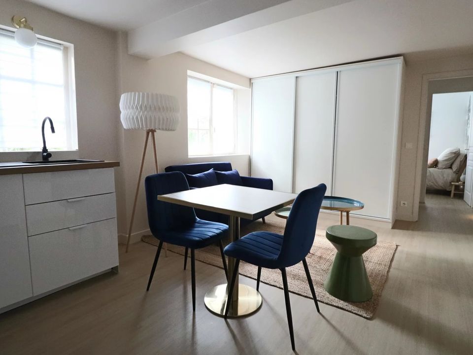 Apartment in La Celle-Saint-Cloud, Yvelines - photo 2