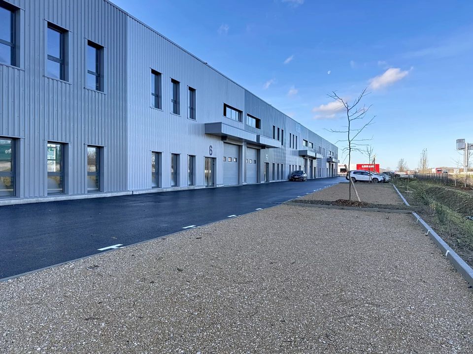 Erhvervsejendom i Bourgoin-Jallieu, Isere - foto 2