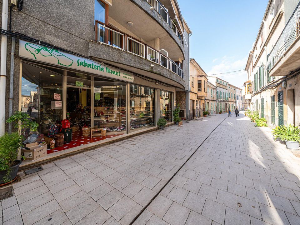 Commercial property in Son Servera, Mallorca - photo 2