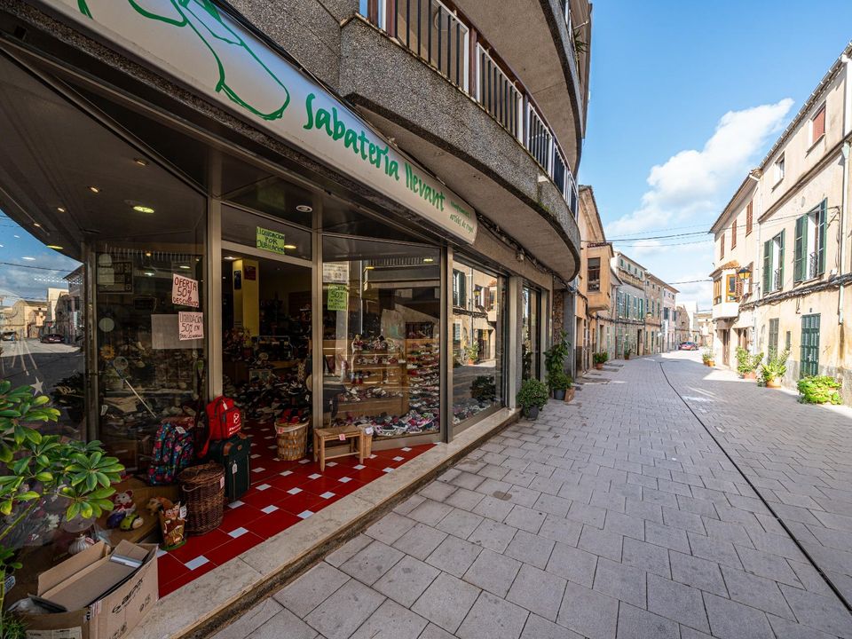 Commercial property in Son Servera, Mallorca - photo 4