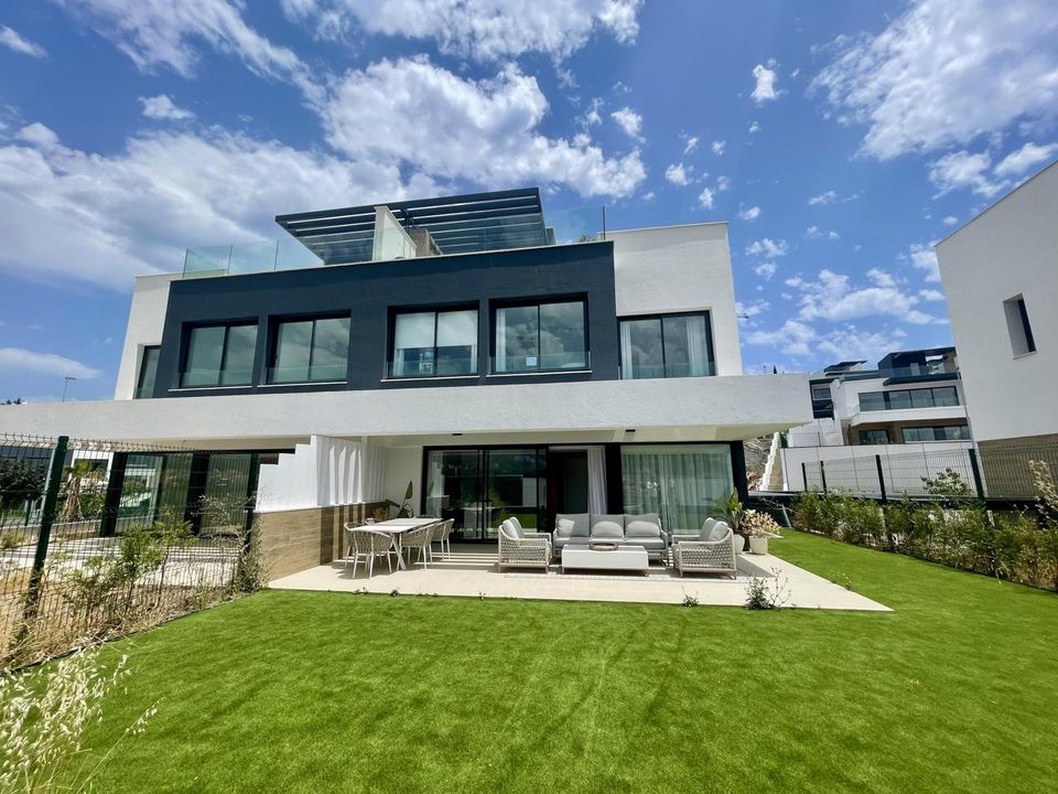 Villa i Estepona, Malaga - foto 1
