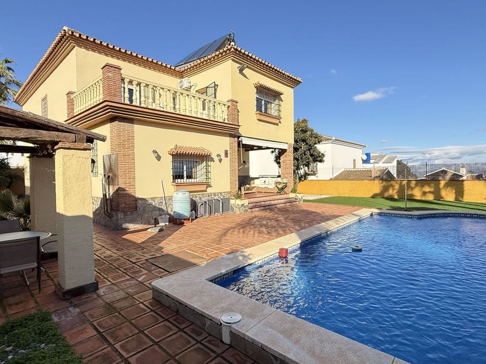 Villa i Alhaurin El Grande, Malaga - foto 1