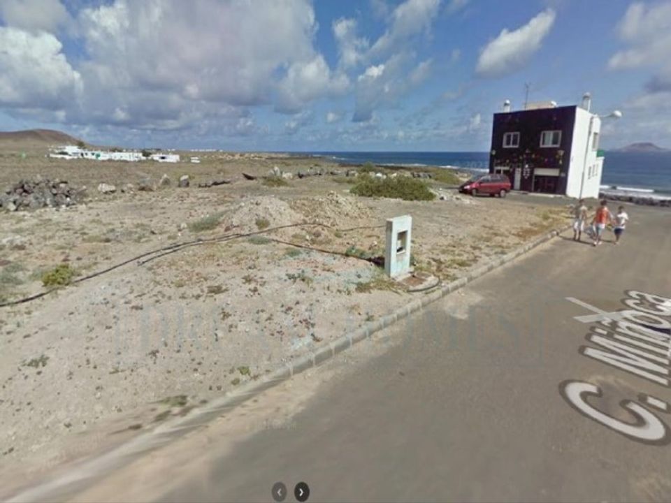 Helårsgrund i Caleta De Famara, Lanzarote - foto 1