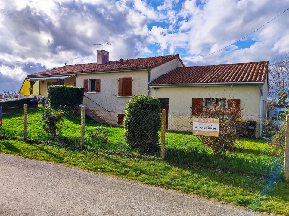 Landejendom i Saint-Genest-d'Ambière, Vienne - foto 1