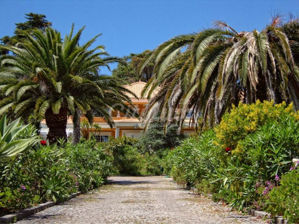 Villa in Rio de Mouro-Estacao, Lisbon - photo 2