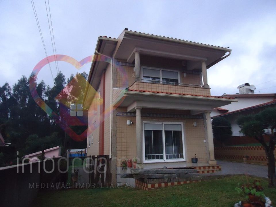 Villa i Oliveira de Azemeis, Aveiro - foto 1