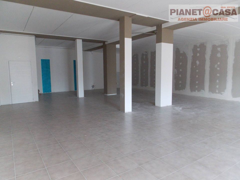 Erhvervsejendom i Spinetoli, Ascoli Piceno - foto 1