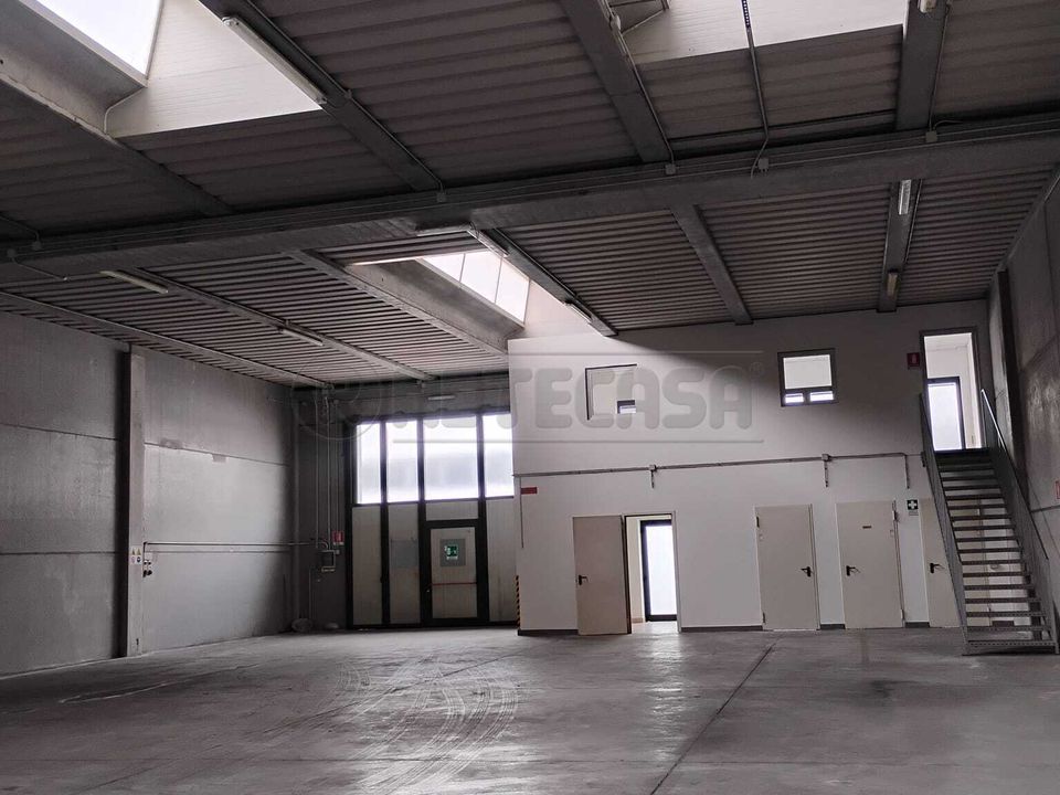 Erhvervsejendom i Montebello Vicentino, Vicenza - foto 1