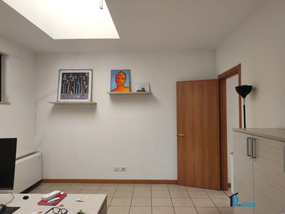 L'establiment comercial a Terni, Terni - foto 2