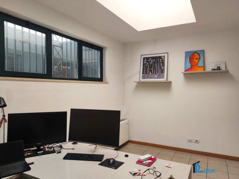 L'establiment comercial a Terni, Terni - foto 3