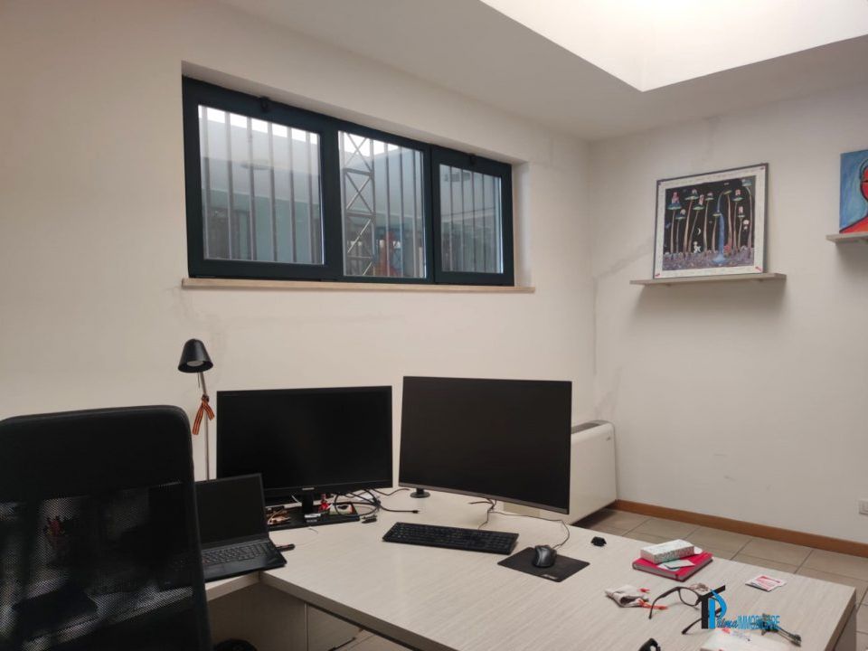 L'establiment comercial a Terni, Terni - foto 4