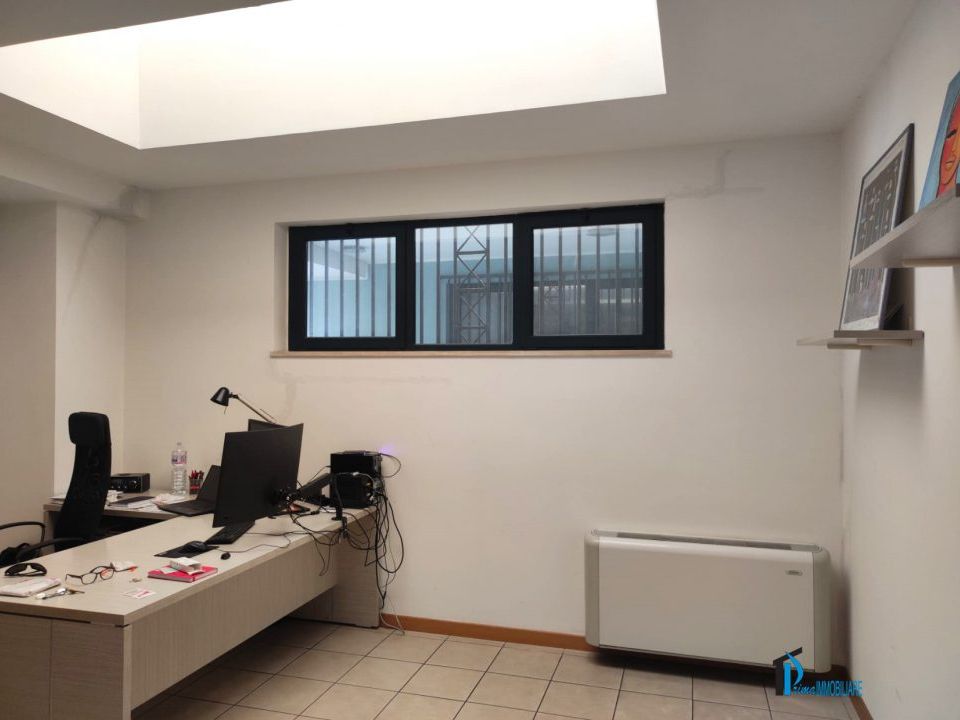 L'establiment comercial a Terni, Terni - foto 5
