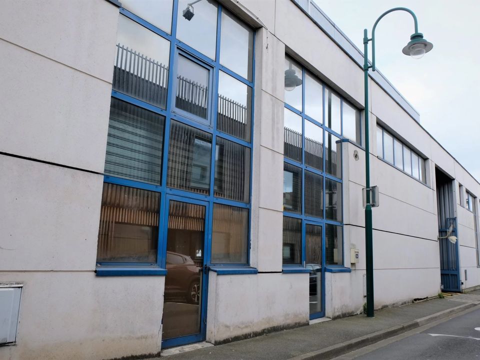 Erhvervsejendom i Épinay-sur-Seine, Seine-Saint-Denis - foto 2