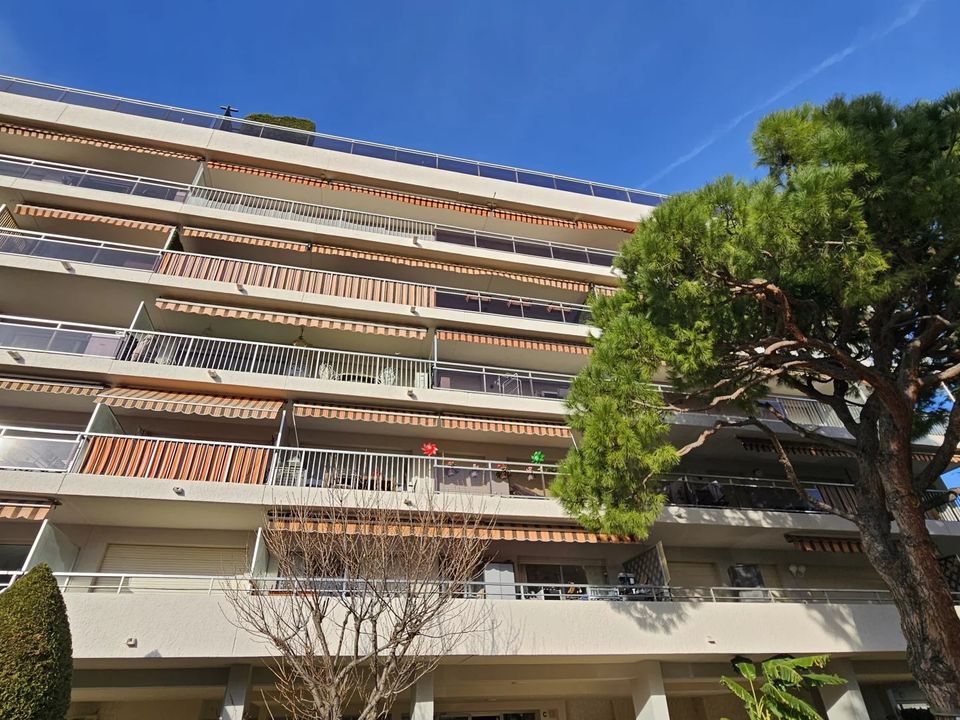 Lejlighed i Saint-Laurent-du-Var, Alpes-Maritimes - foto 1