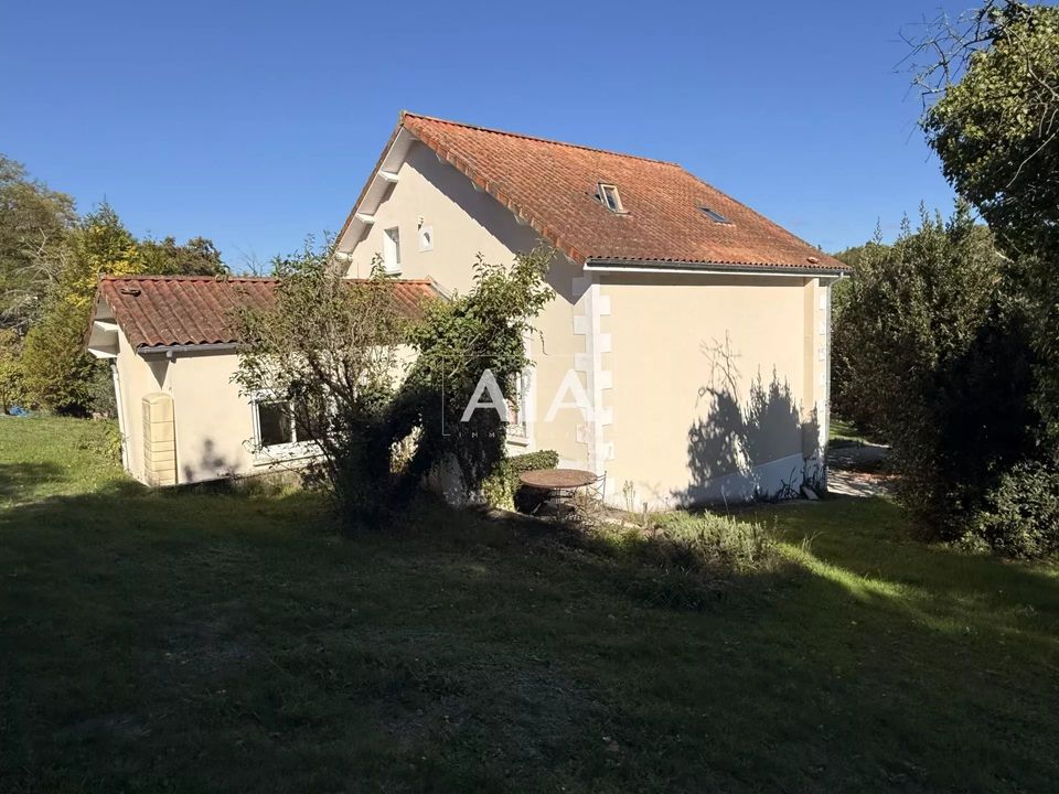 Byhus i Ruelle-sur-Touvre, Charente - foto 2