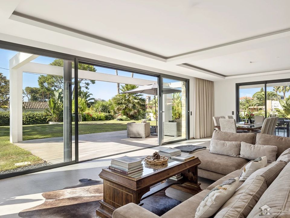 Villa a Antibes, Alpes-Maritimes - foto 1