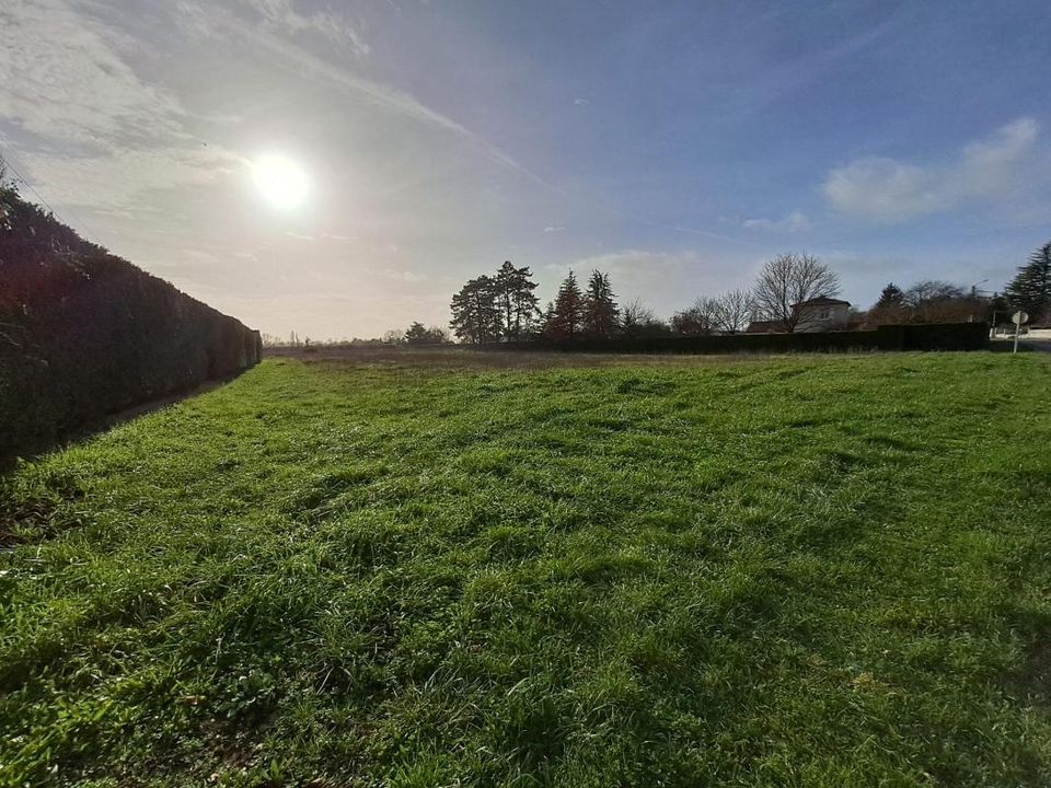 Helårsgrund i Ars, Charente - foto 2
