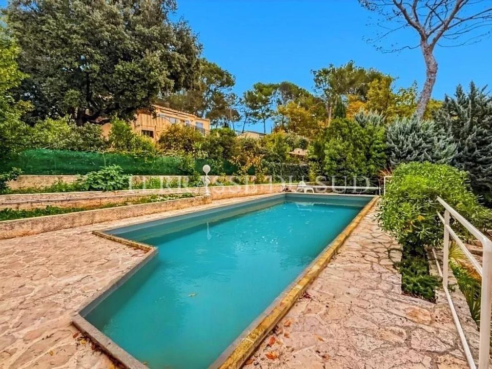 Villa i Bouc-Bel-Air, Bouches-du-Rhone - foto 1