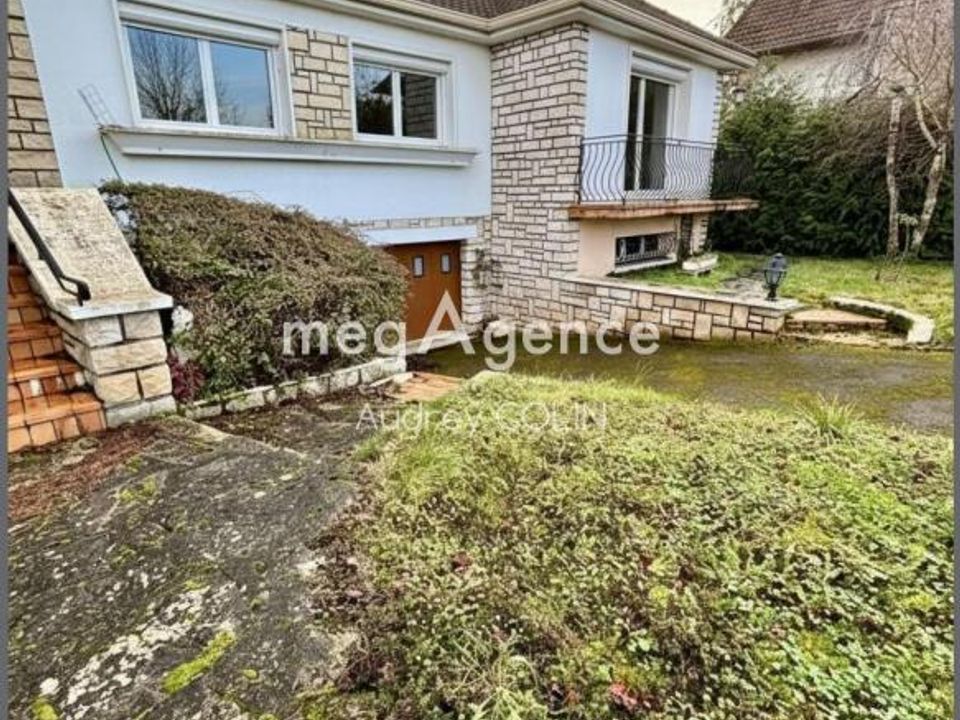 Villa i Villeneuve-sur-Yonne, Yonne - foto 1