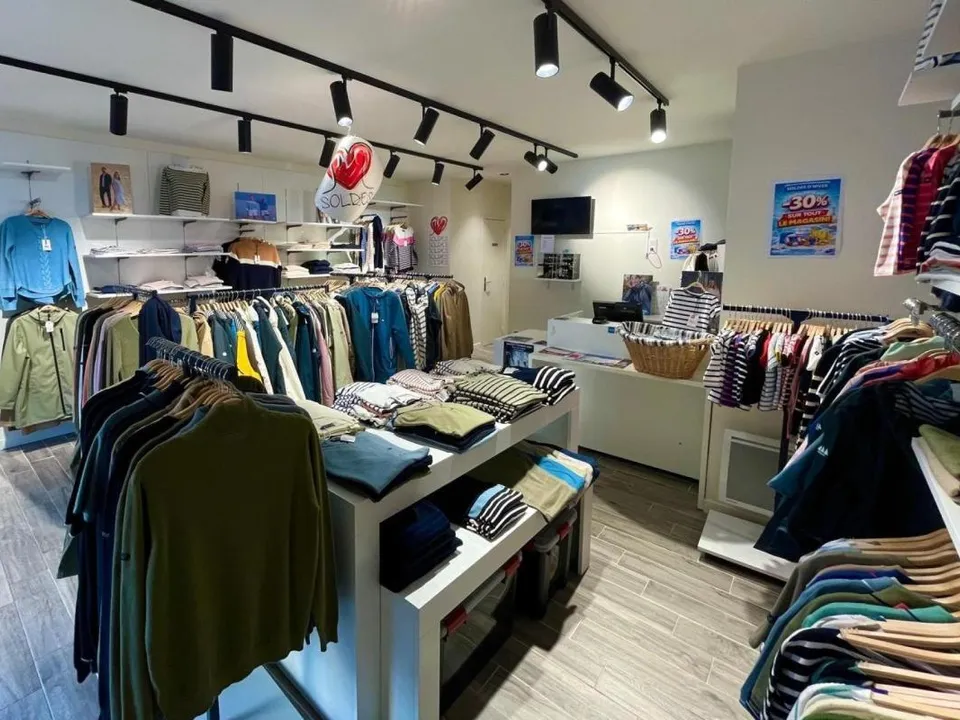 Commercial property in Perros-Guirec, Cotes-d'Armor - photo 3