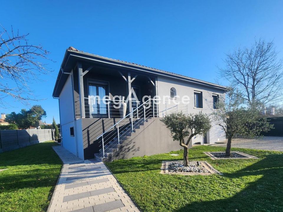 Villa i Bassens, Gironde - foto 1