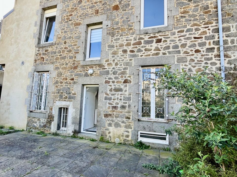 Commercial property in Saint-Brieuc, Cotes-d'Armor - photo 3