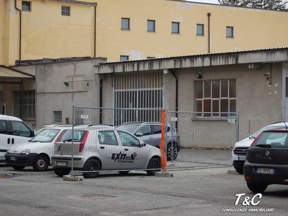 Erhvervsejendom i Pinerolo, Turin - foto 2