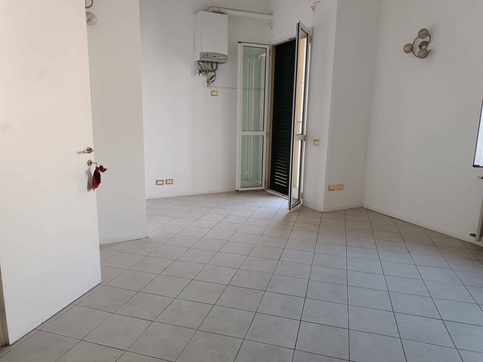 L'establiment comercial a Pontedera, Pisa - foto 1